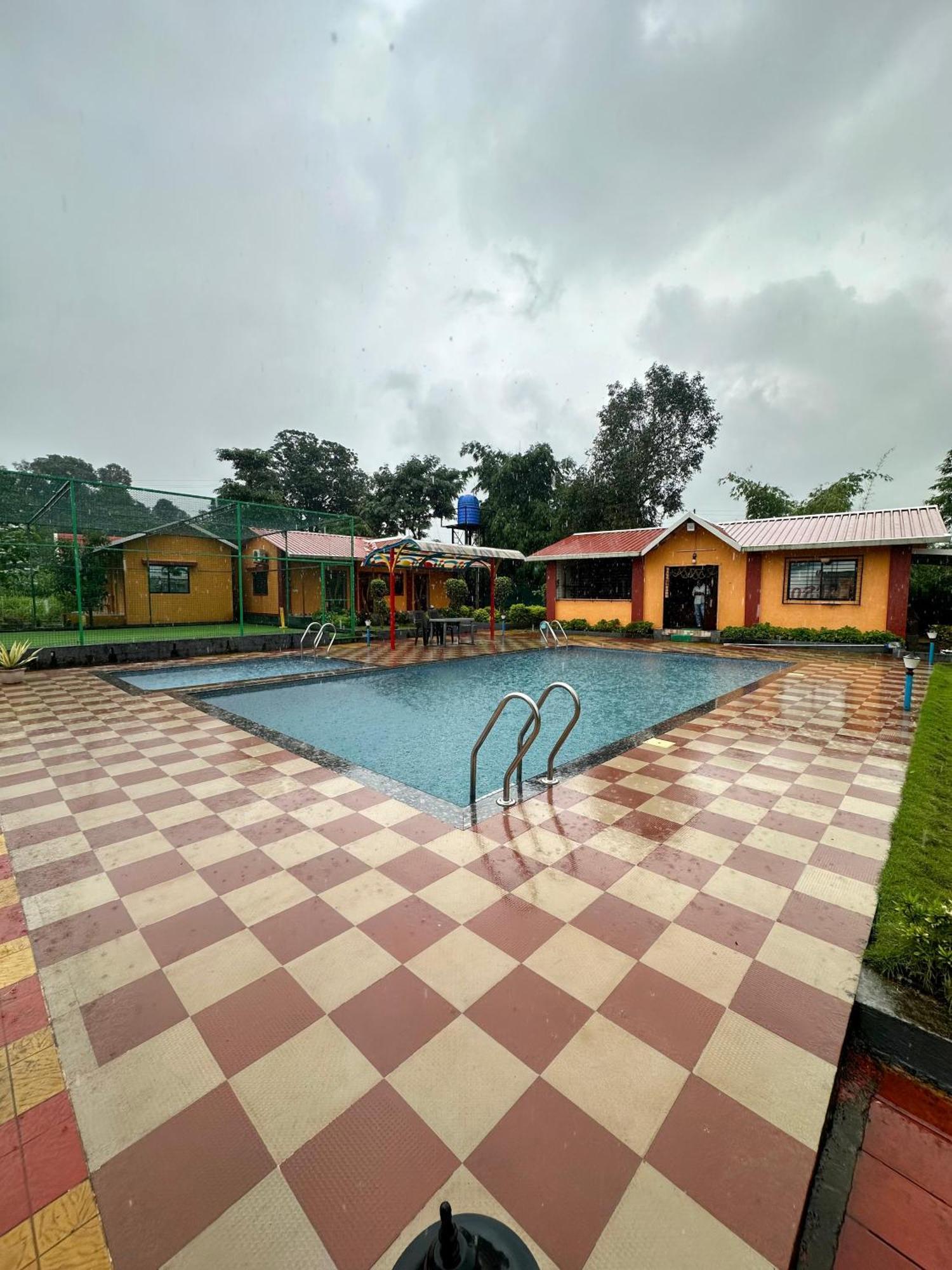 Karjat Ap Resort Exteriér fotografie