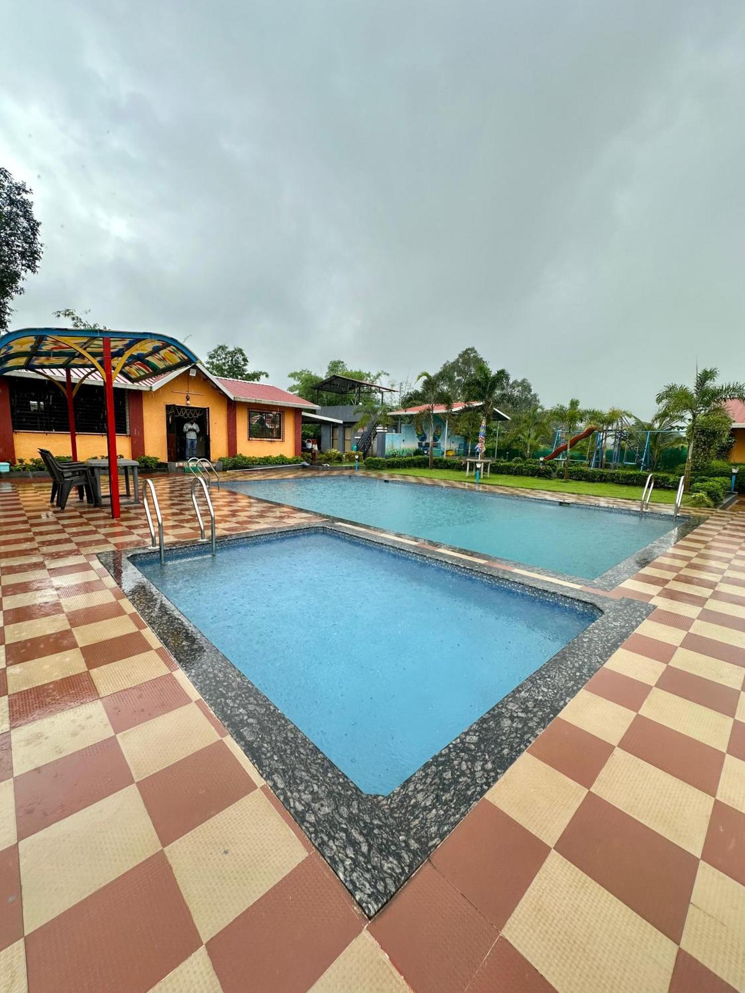 Karjat Ap Resort Exteriér fotografie
