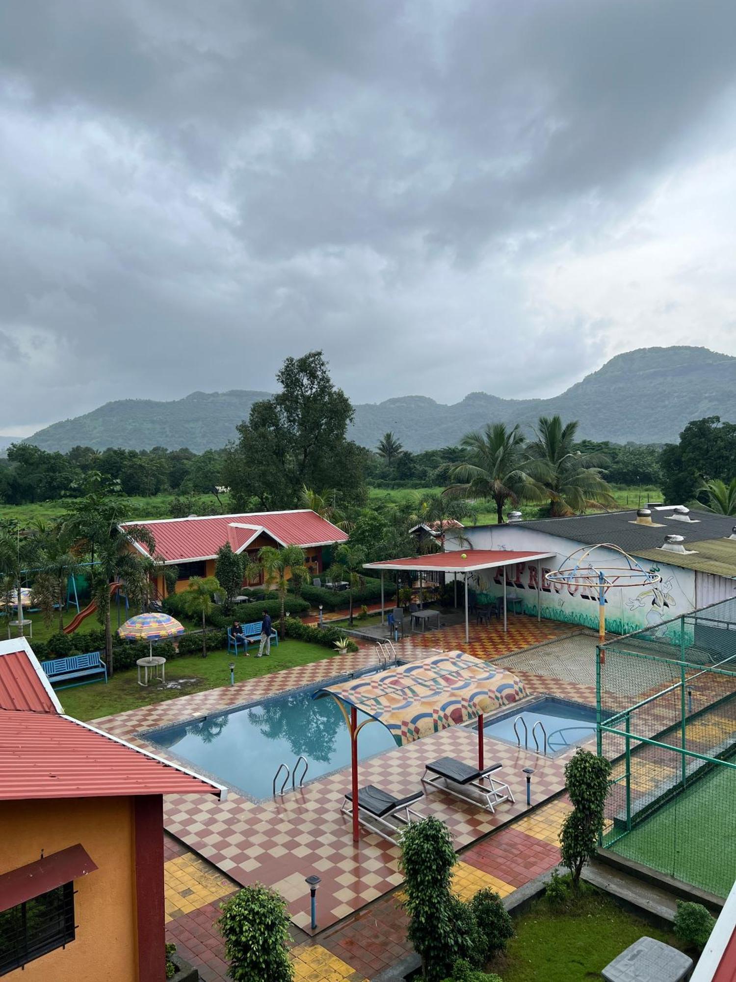 Karjat Ap Resort Exteriér fotografie